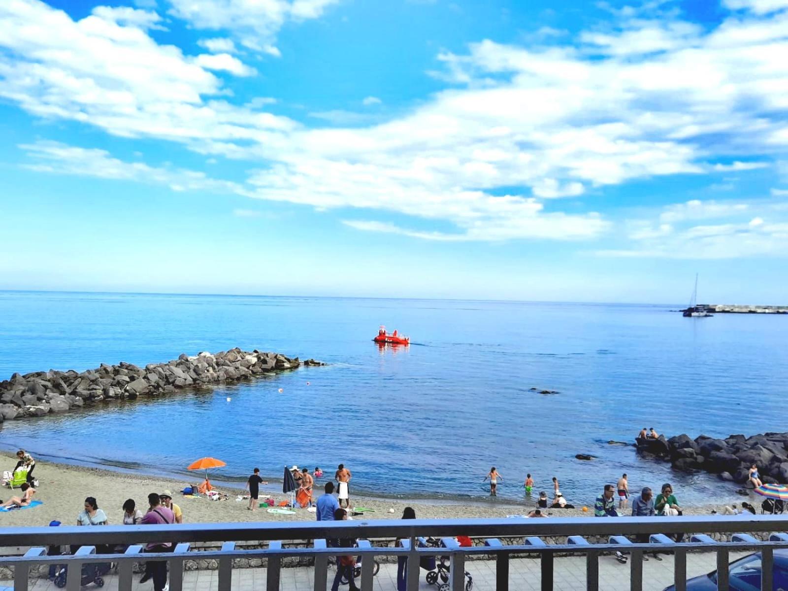 Arcadia Golden Bay Apartment Giardini Naxos Exterior photo