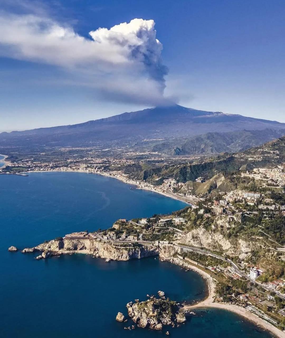 Arcadia Golden Bay Apartment Giardini Naxos Exterior photo