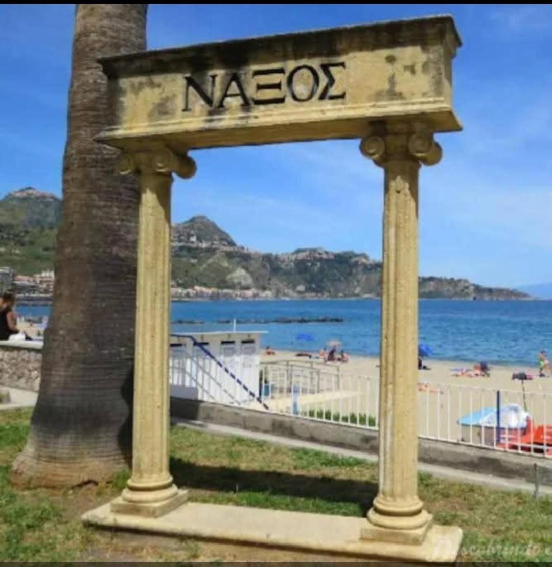 Arcadia Golden Bay Apartment Giardini Naxos Exterior photo